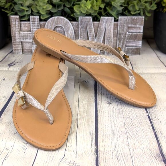 Bar III Vance Gold Metallic Thong Sandals - Picture 1 of 10